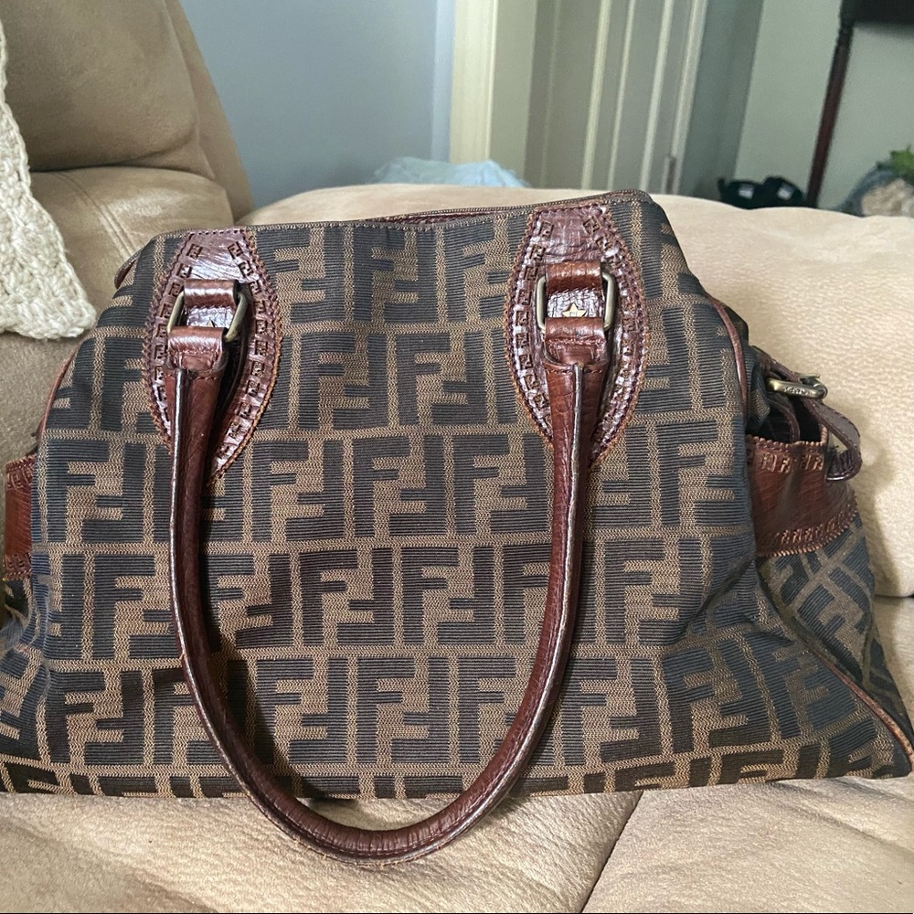 🌺💐FENDI Handbag🌺💐🌸🌼